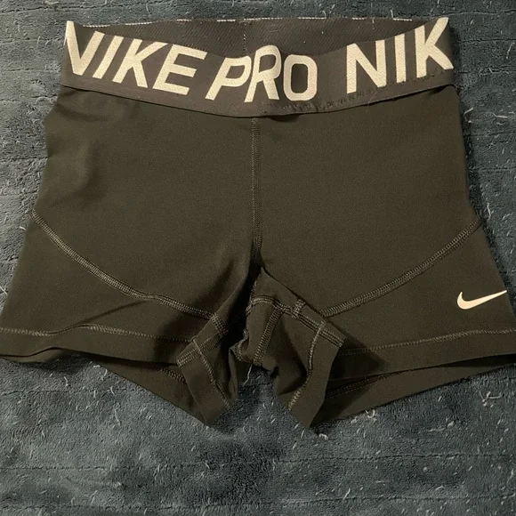 Nike Pro black compression shorts Small - Picture 1 of 4